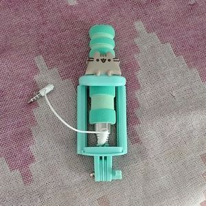 Pusheen selfie stick